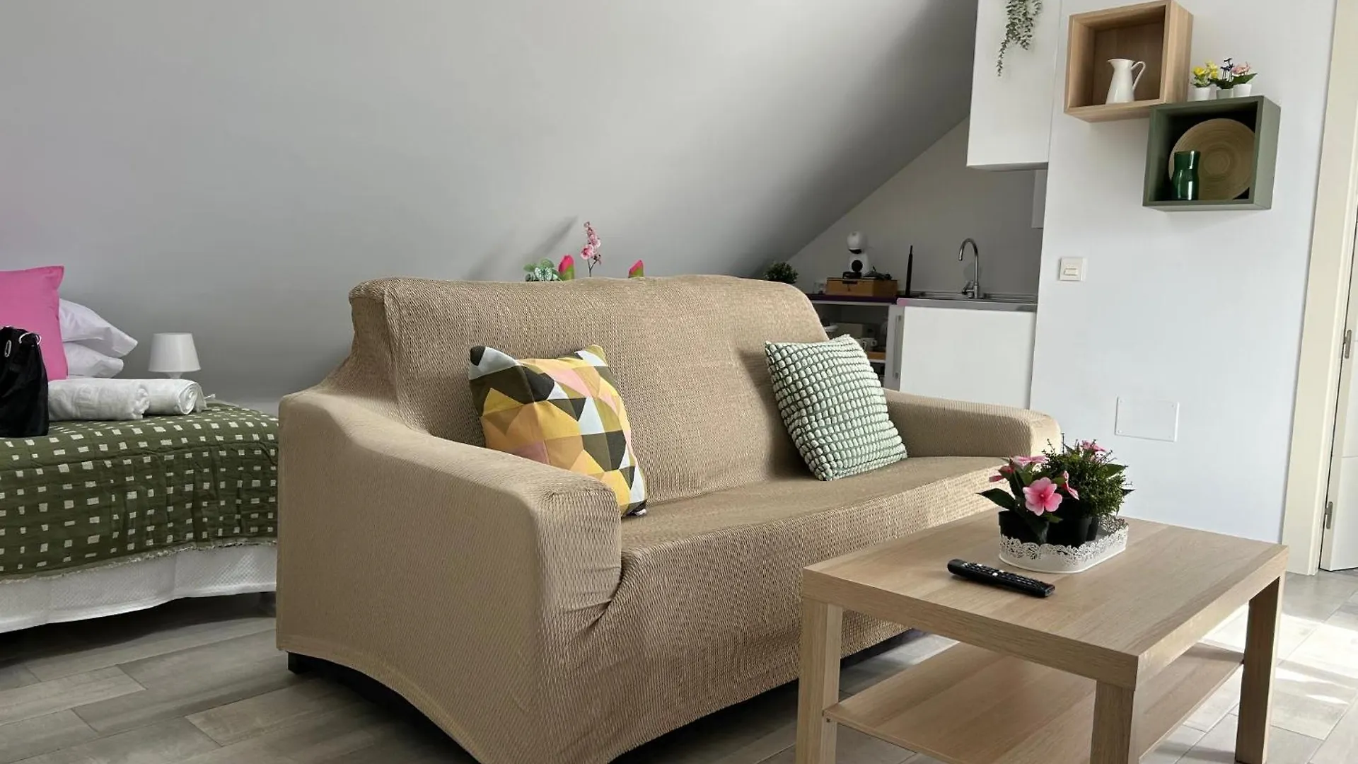 New Loft Centro Arroyo De La Miel 1-2 Pax Wi-Fi 3 Planta -No Ascensor-アパートメント 0*,  スペイン