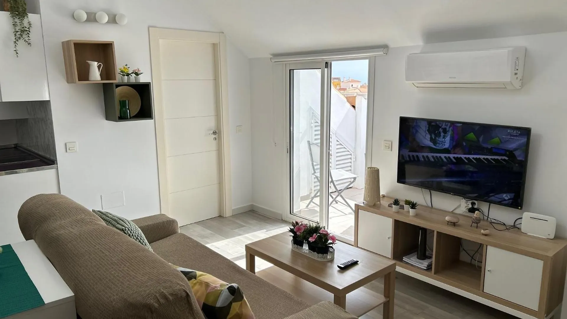 New Loft Centro Arroyo De La Miel 1-2 Pax Wi-Fi 3 Planta -No Ascensor- contacts
